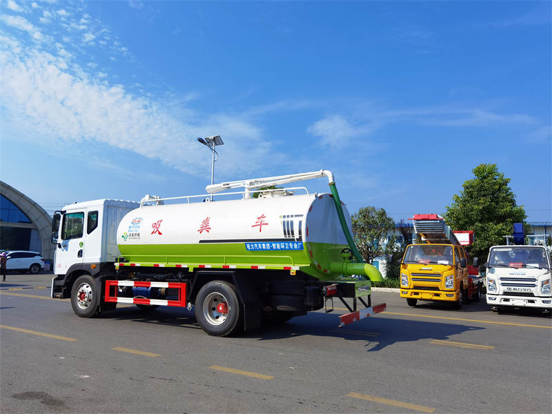 12.8方东风D9吸粪车（程力）