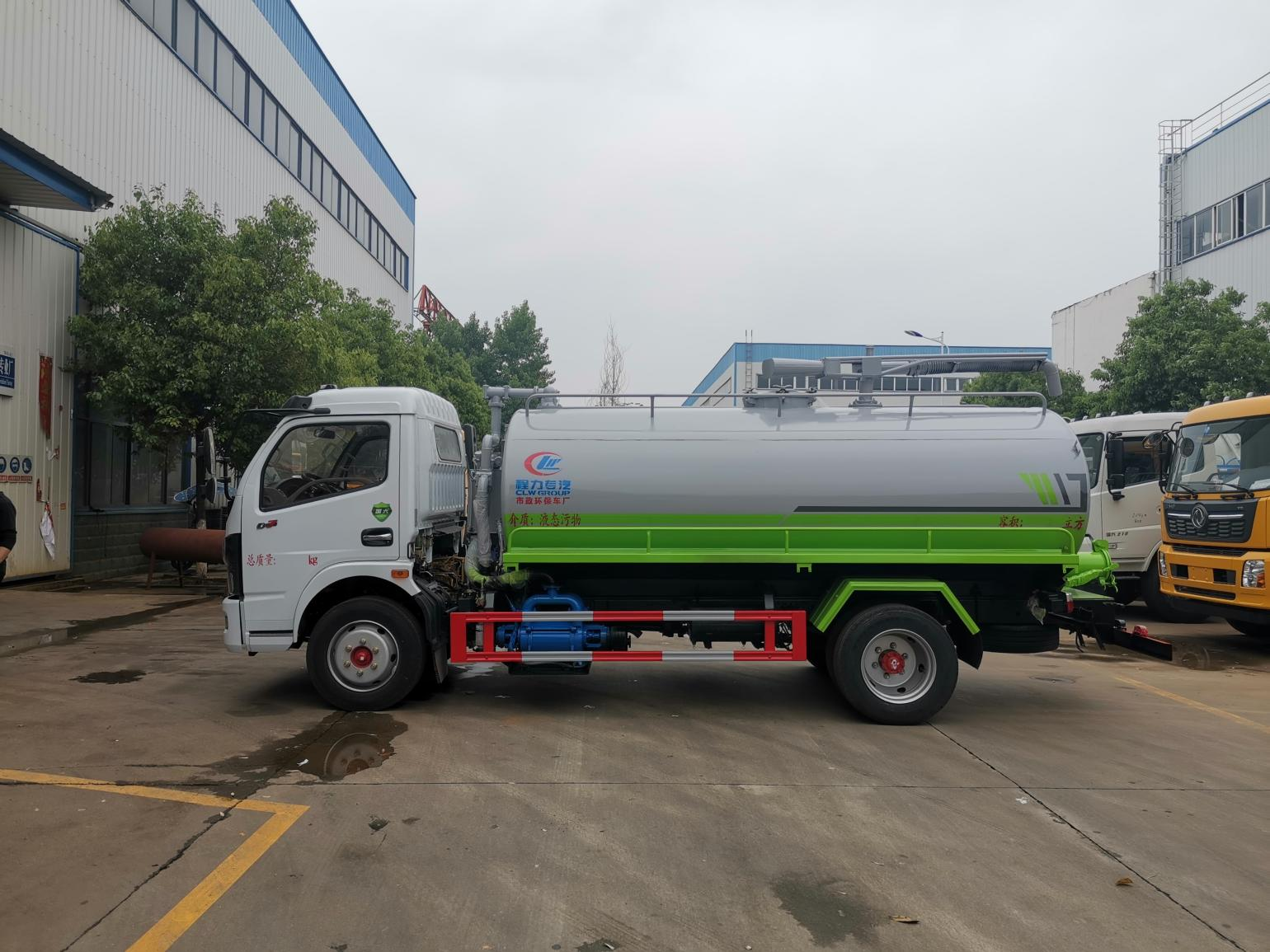 程力8方吸粪车