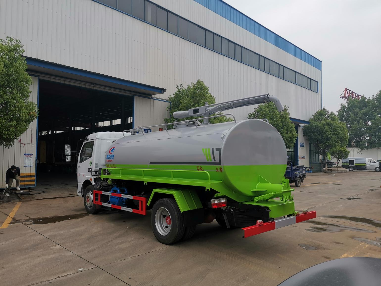 程力8方吸粪车